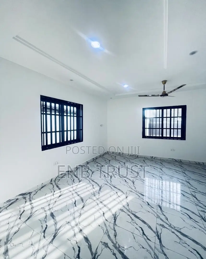 3bdrm House in Adenta, New Legon for sale