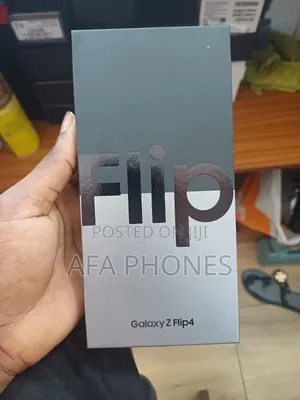 New Samsung Galaxy Z Flip4 256 GB Black