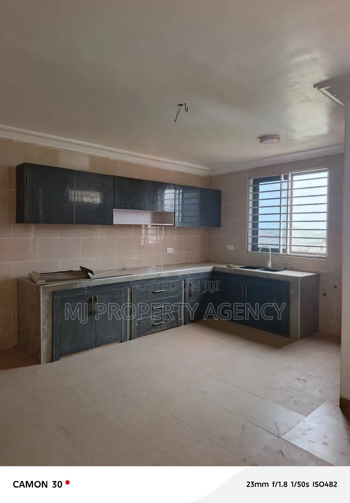 12bdrm Apartment in Community 26 Palace for rent