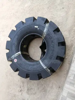 20.5/70-16 Machine Tire