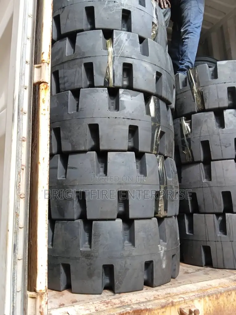 20.5/70-16 Machine Tire