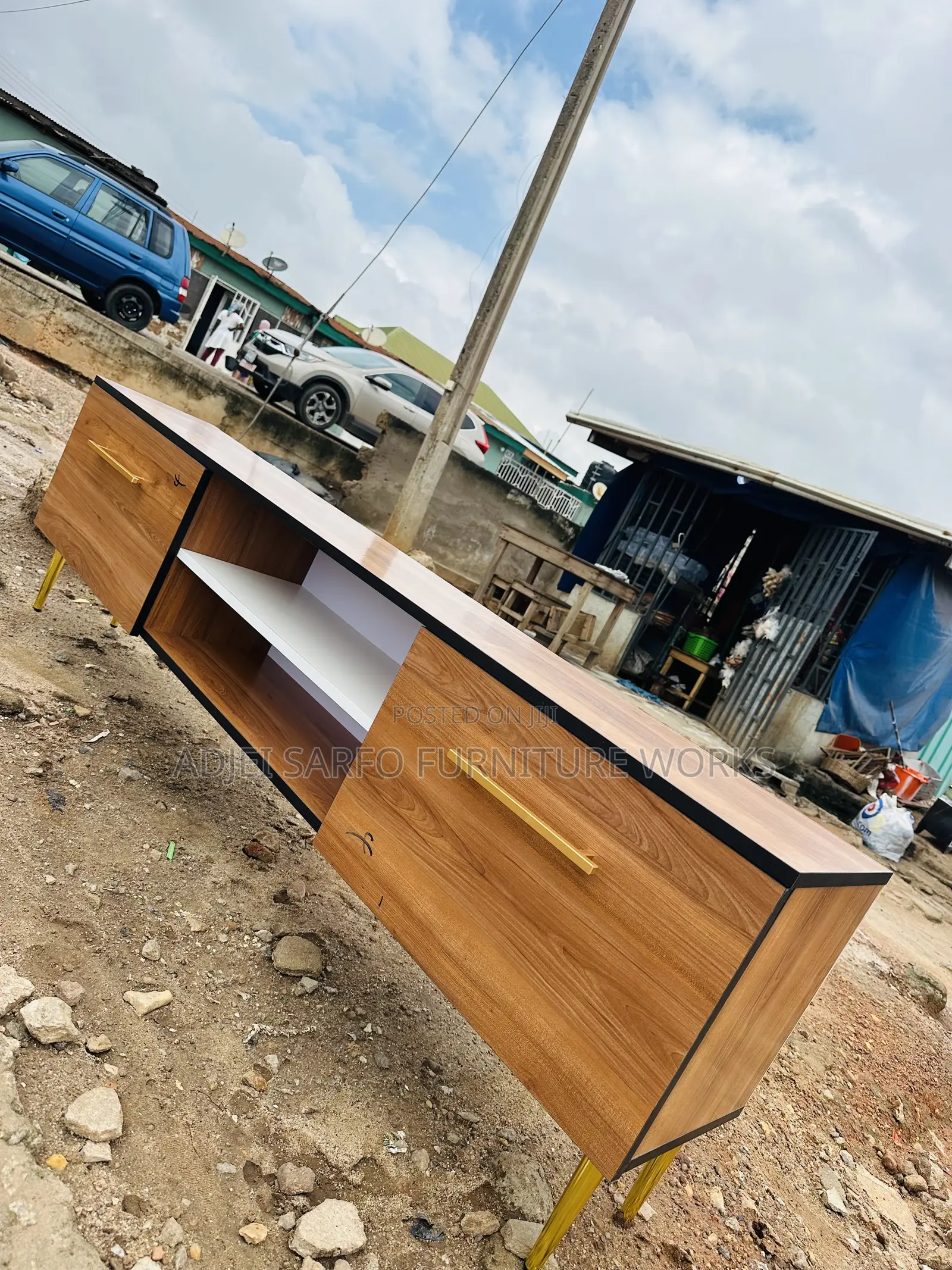 Original Foriegn Board Tv Stand