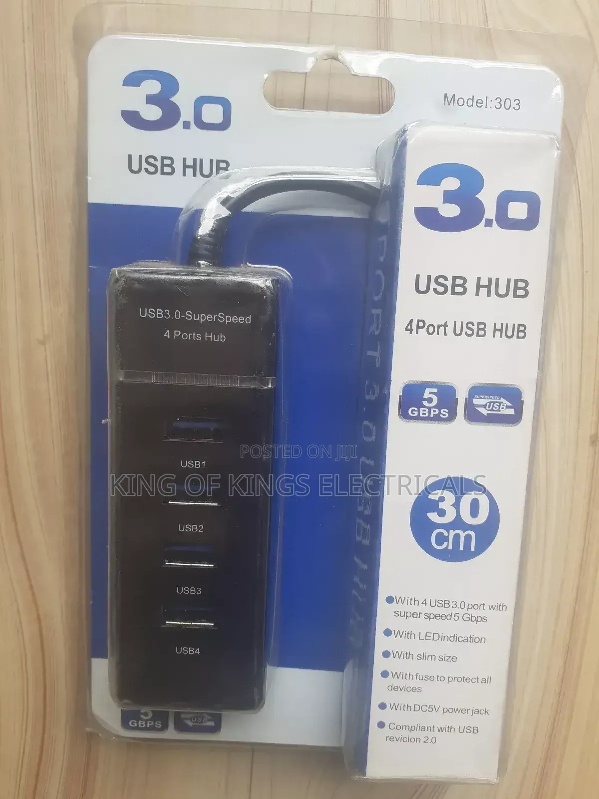 Car Triple Socket With 4 Usb Ports–Multi-Purpose in-Car Phone Charger