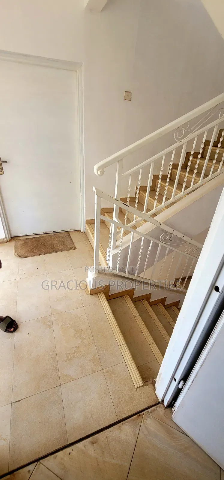 2bdrm Apartment in Gracious Properties, Abelemkpe for rent