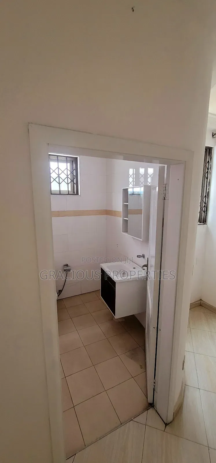 2bdrm Apartment in Gracious Properties, Abelemkpe for rent