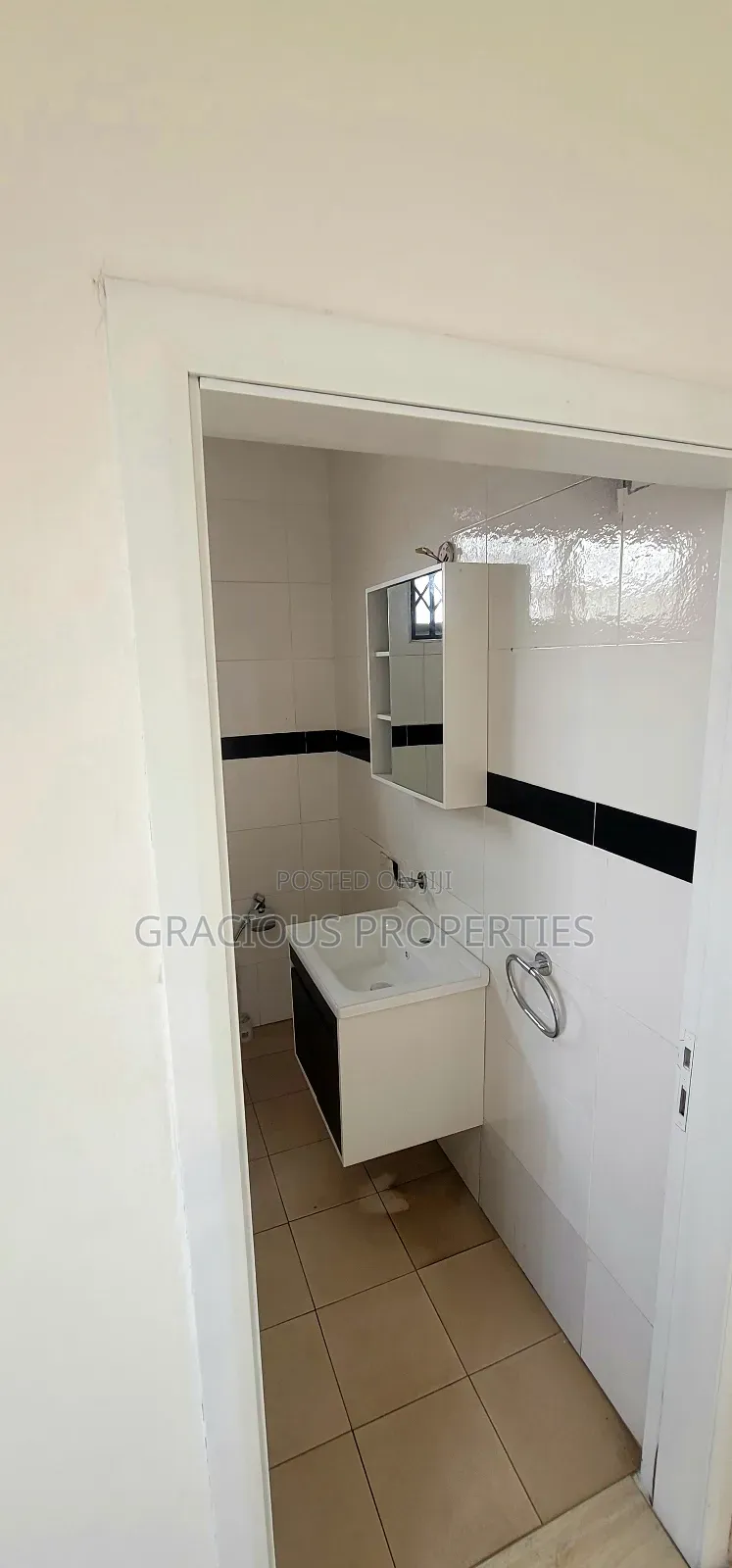 2bdrm Apartment in Gracious Properties, Abelemkpe for rent