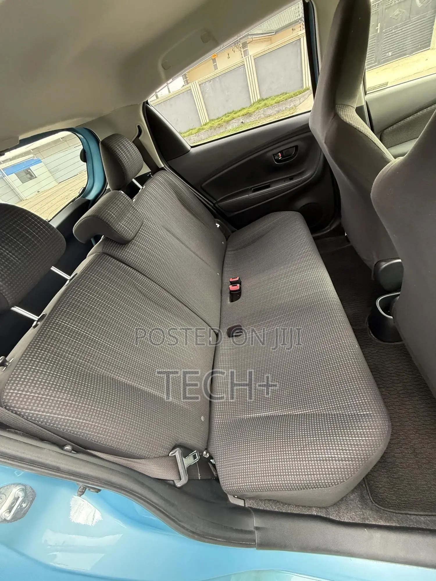Toyota Vitz 2016 Blue