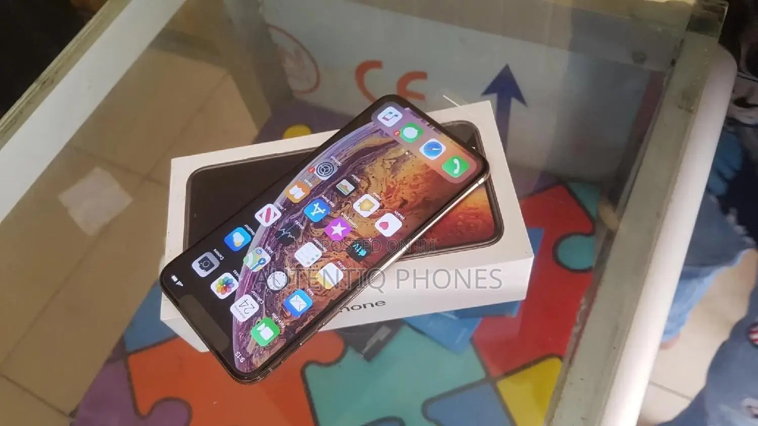 New Apple iPhone XS Max 256 GB Gold