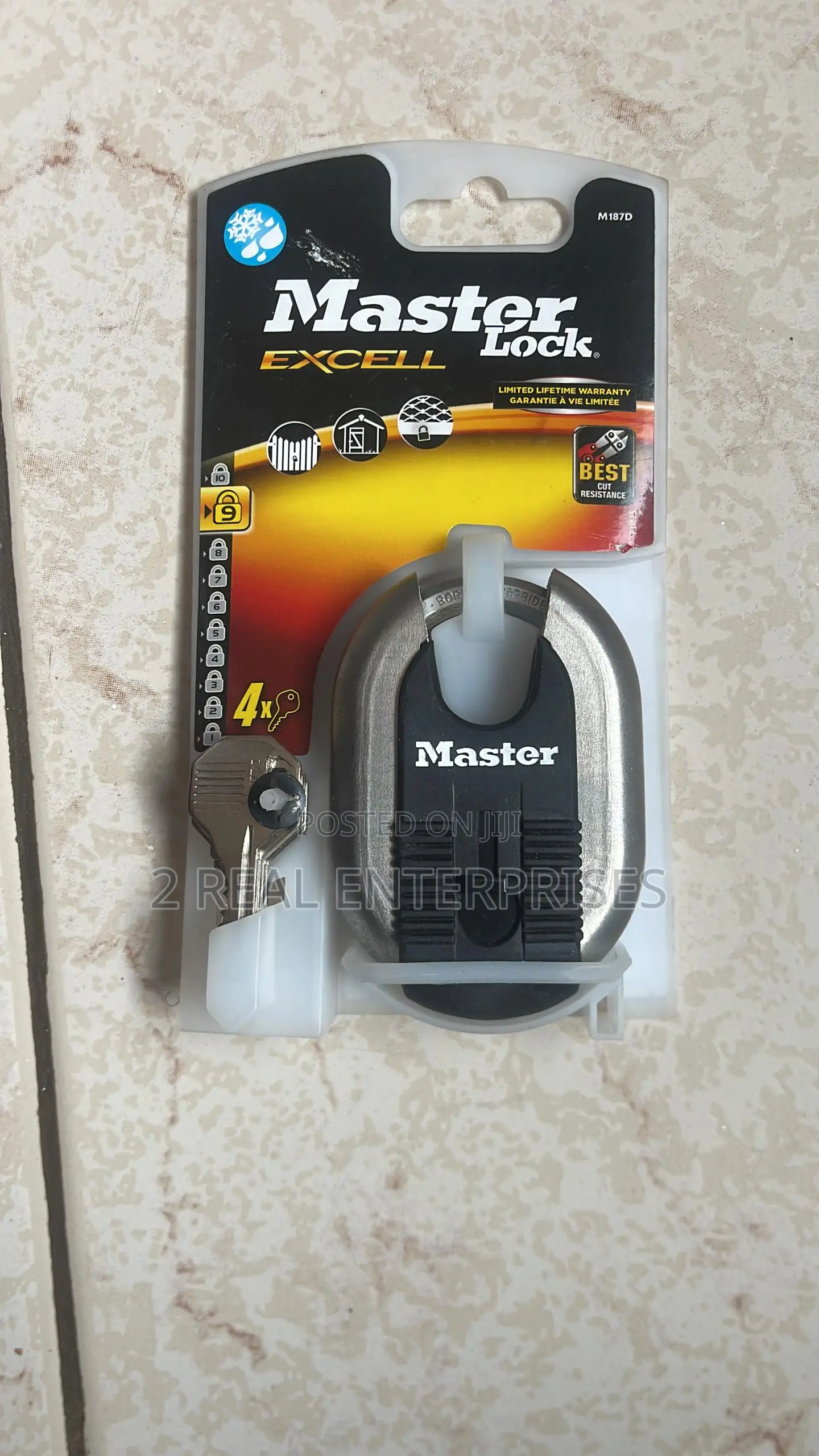Masterlock Closed Shackle Padlock M187d New 1 Padlock 4 Keys