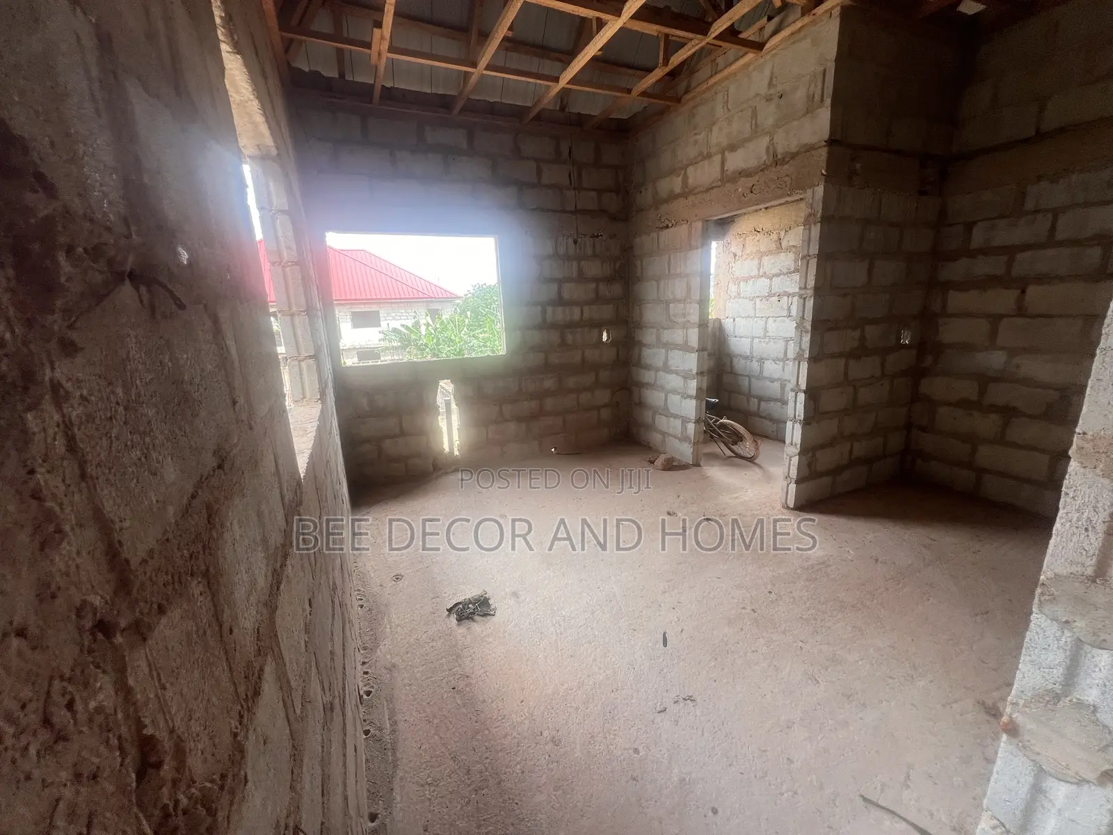 2bdrm Apartment in Bee Decor & Homes, Old Ashomang for sale