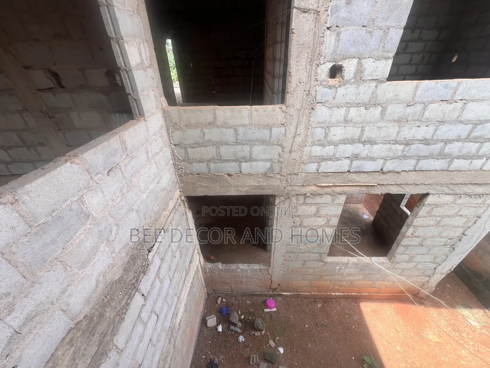 2bdrm Apartment in Bee Decor & Homes, Old Ashomang for sale