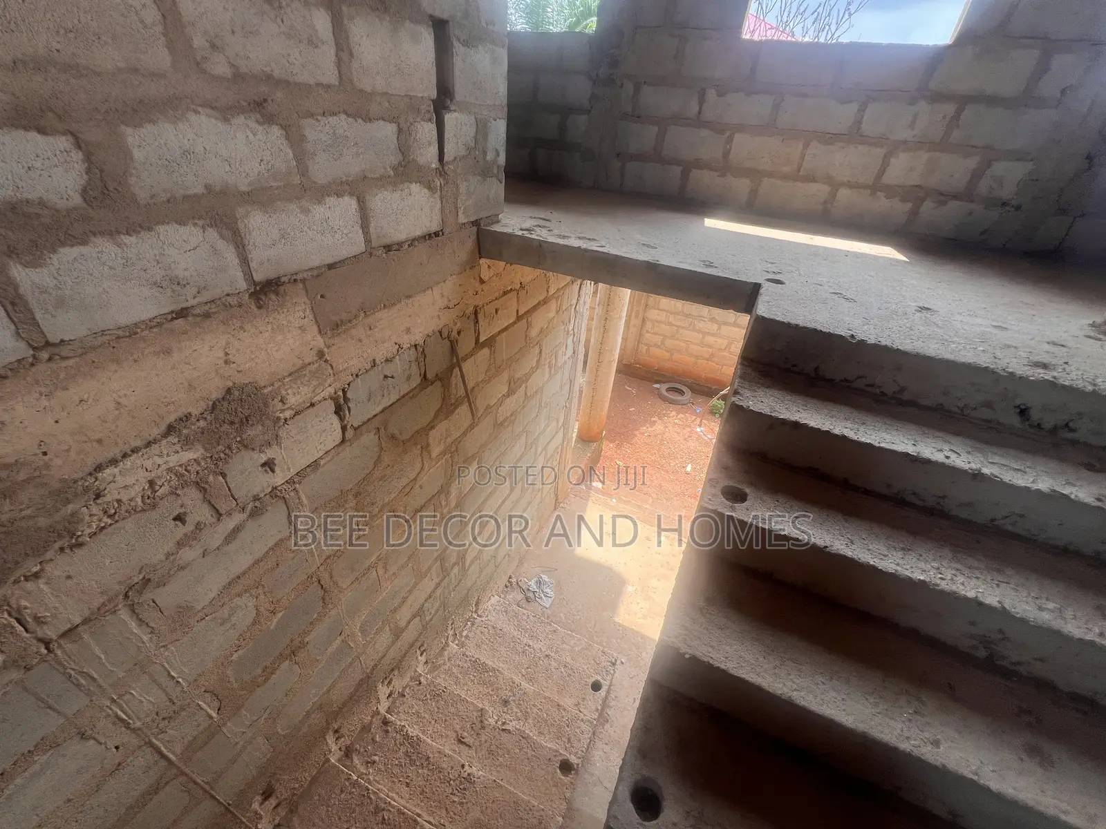 2bdrm Apartment in Bee Decor & Homes, Old Ashomang for sale
