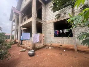 2bdrm Apartment in Bee Decor & Homes, Old Ashomang for sale
