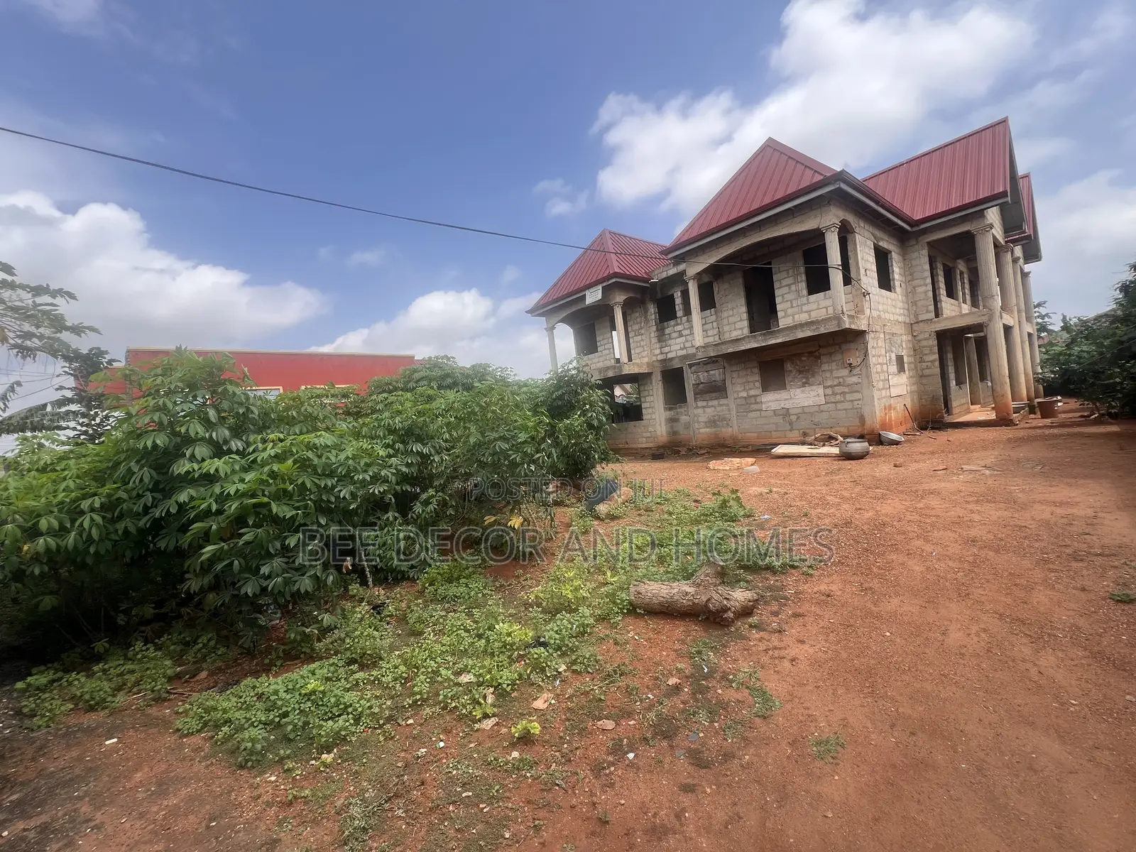 2bdrm Apartment in Bee Decor & Homes, Old Ashomang for sale