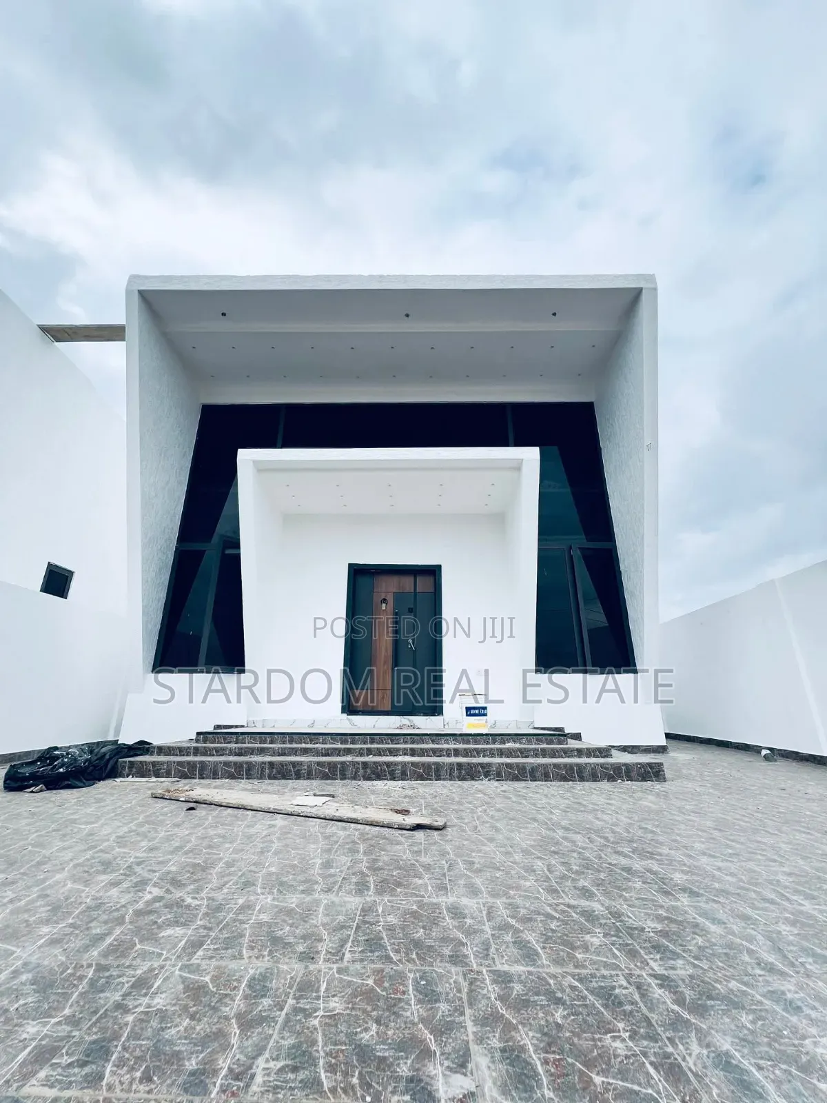 3bdrm Duplex in Agbogba, North Legon for sale