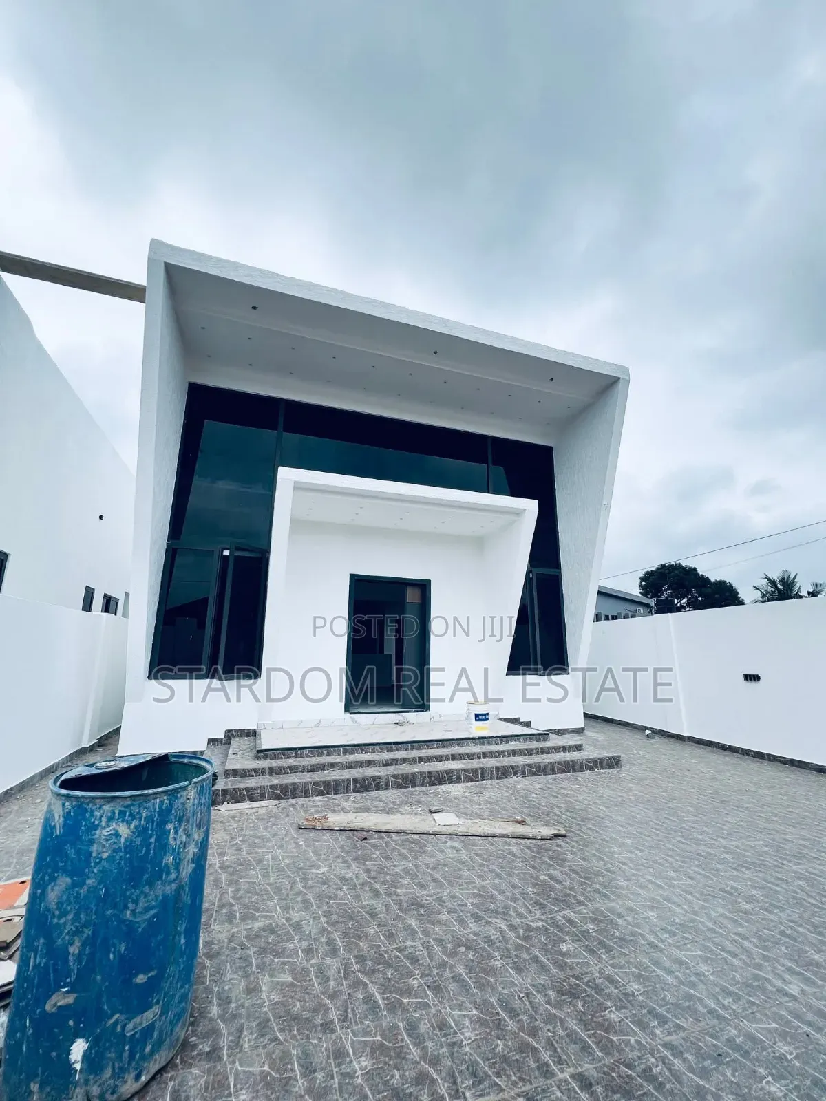 3bdrm Duplex in Agbogba, North Legon for sale