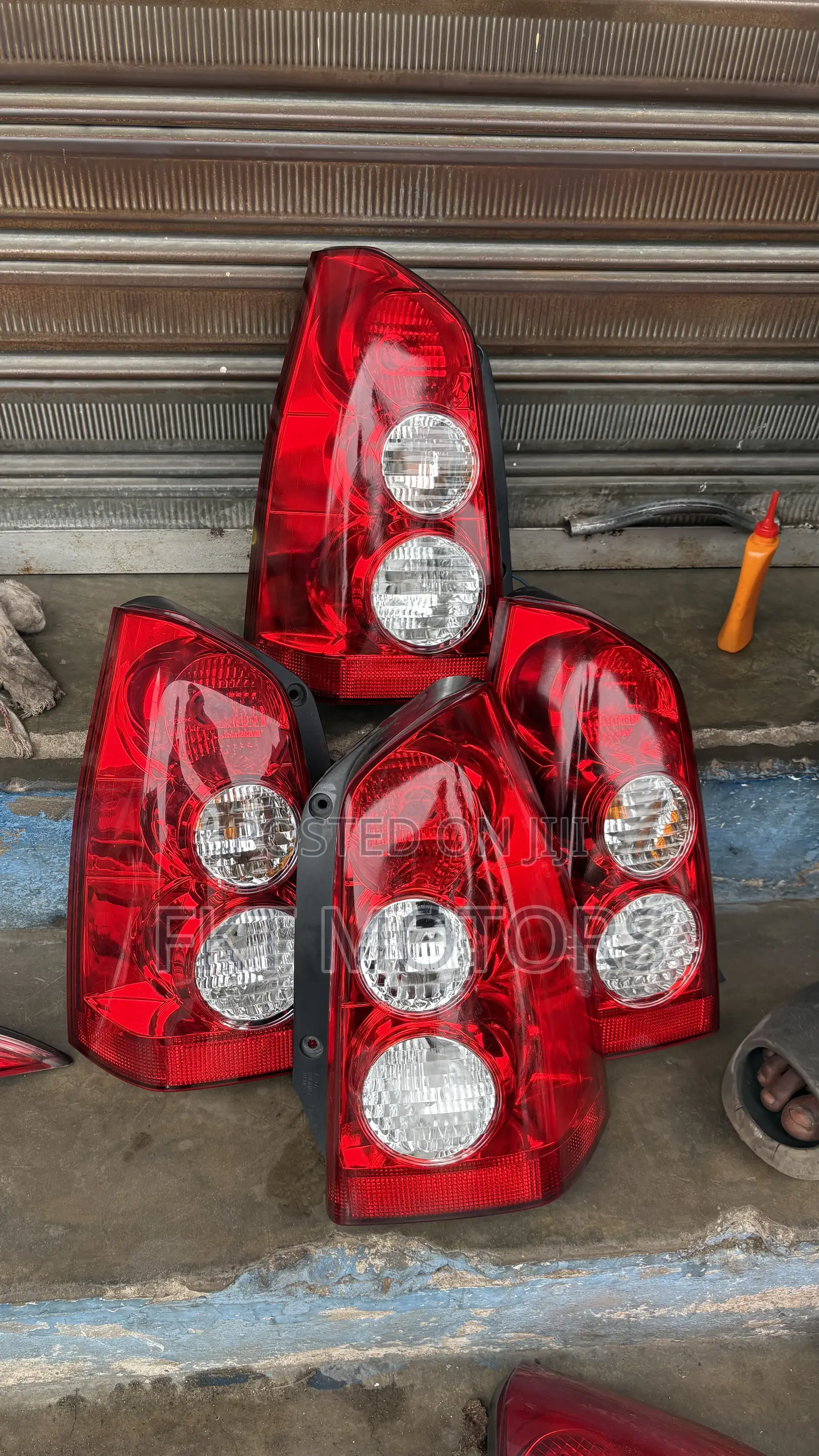 Mazda Tribute Taillight 2003,2004,2005,2006,2007,2008