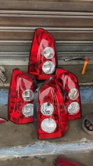 Mazda Tribute Taillight 2003,2004,2005,2006,2007,2008