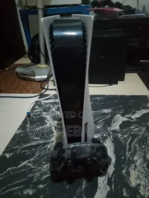Ps5 With 5 Games Fc26 + 1 Pad