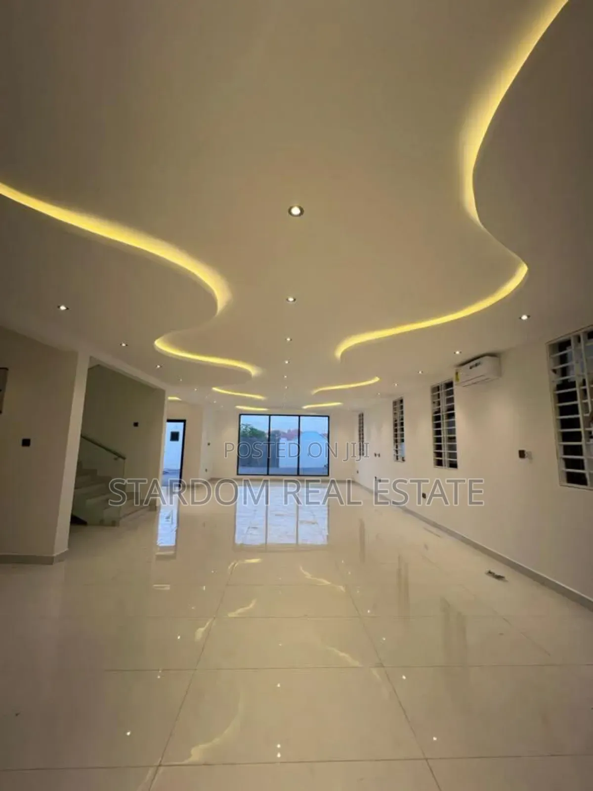 5bdrm Duplex in Ashaley Botwe for sale