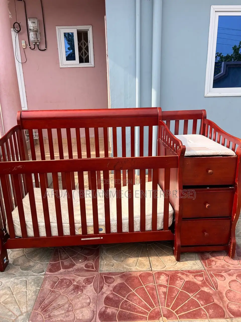 A Very Big Double Baby Crib/ Baby Cot ( U S A)