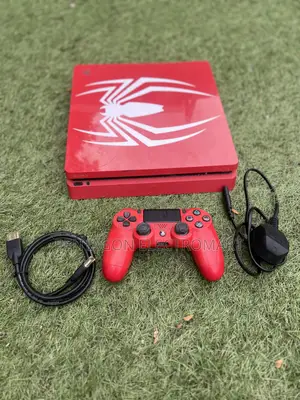 Playstation 4 Slim