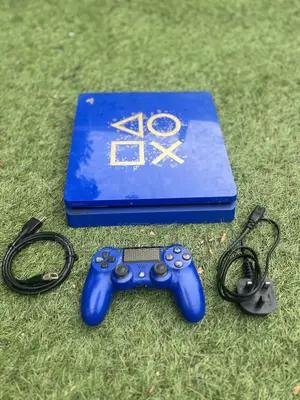 Playstation 4 Slim
