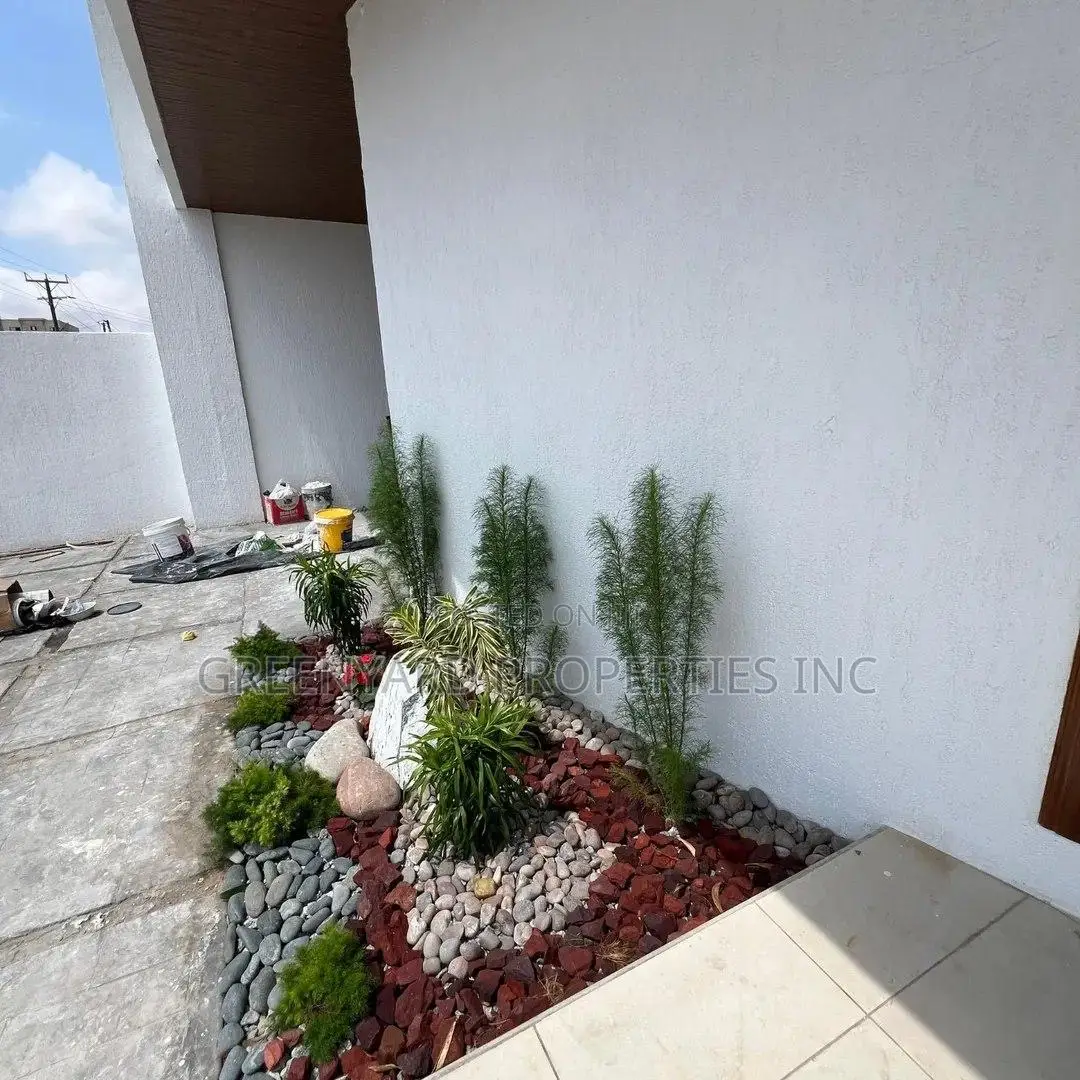 4bdrm House in East, Airport Residential Area for rent
