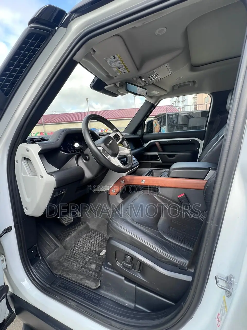 Land Rover Defender X-Dynamic HSE 2022 White
