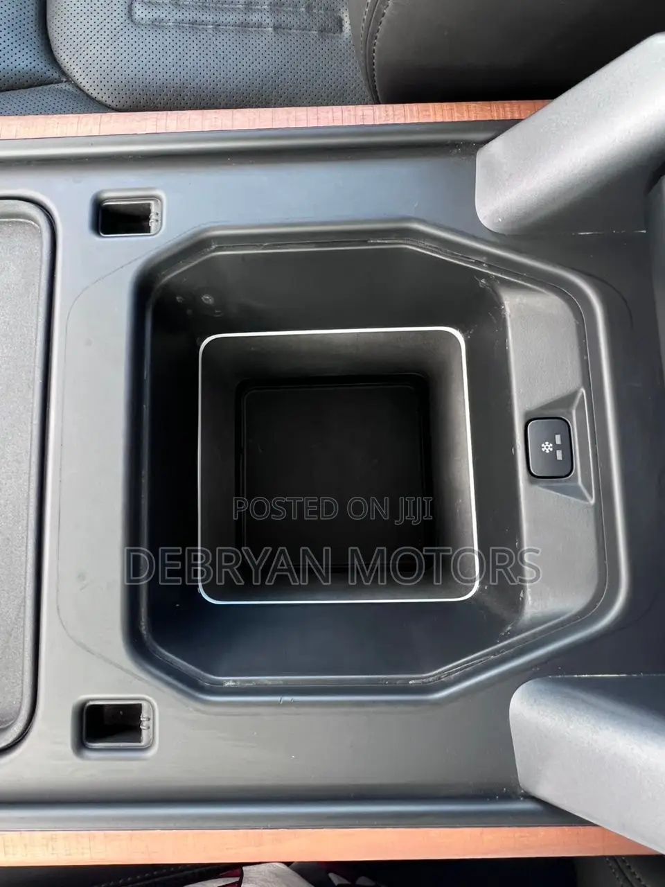 Land Rover Defender X-Dynamic HSE 2022 White