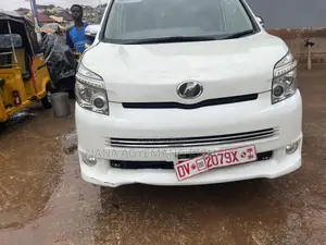 Toyota Voxy 2012 White