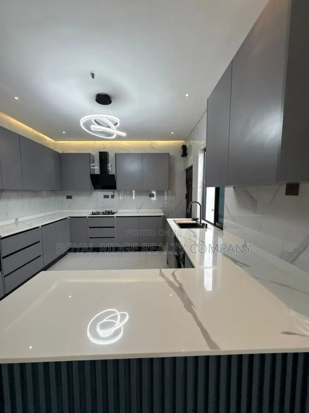 3bdrm House in Lakeside Around, Accra Metropolitan for sale