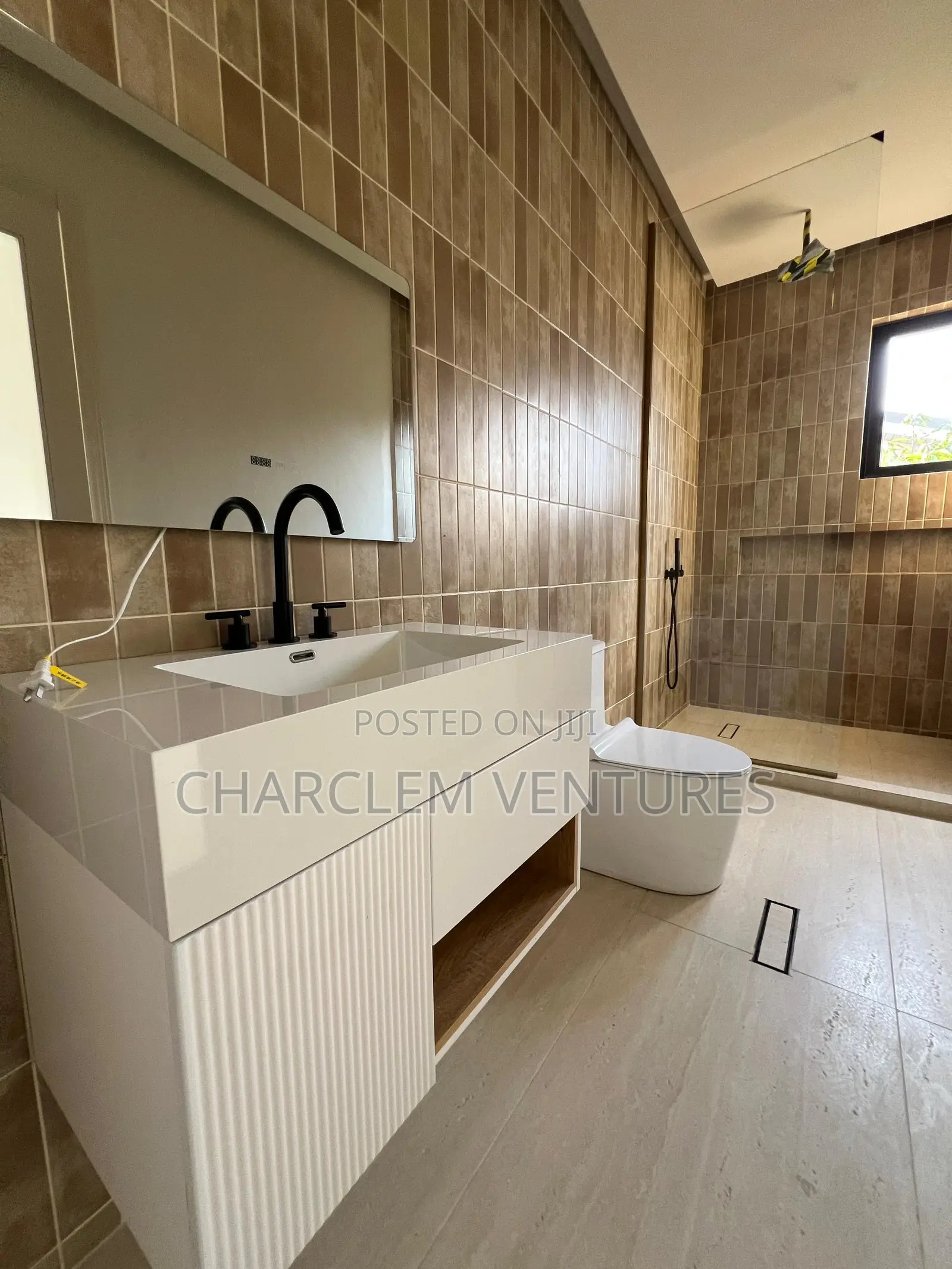 3bdrm House in Charclem Ventures, Accra Metropolitan for sale