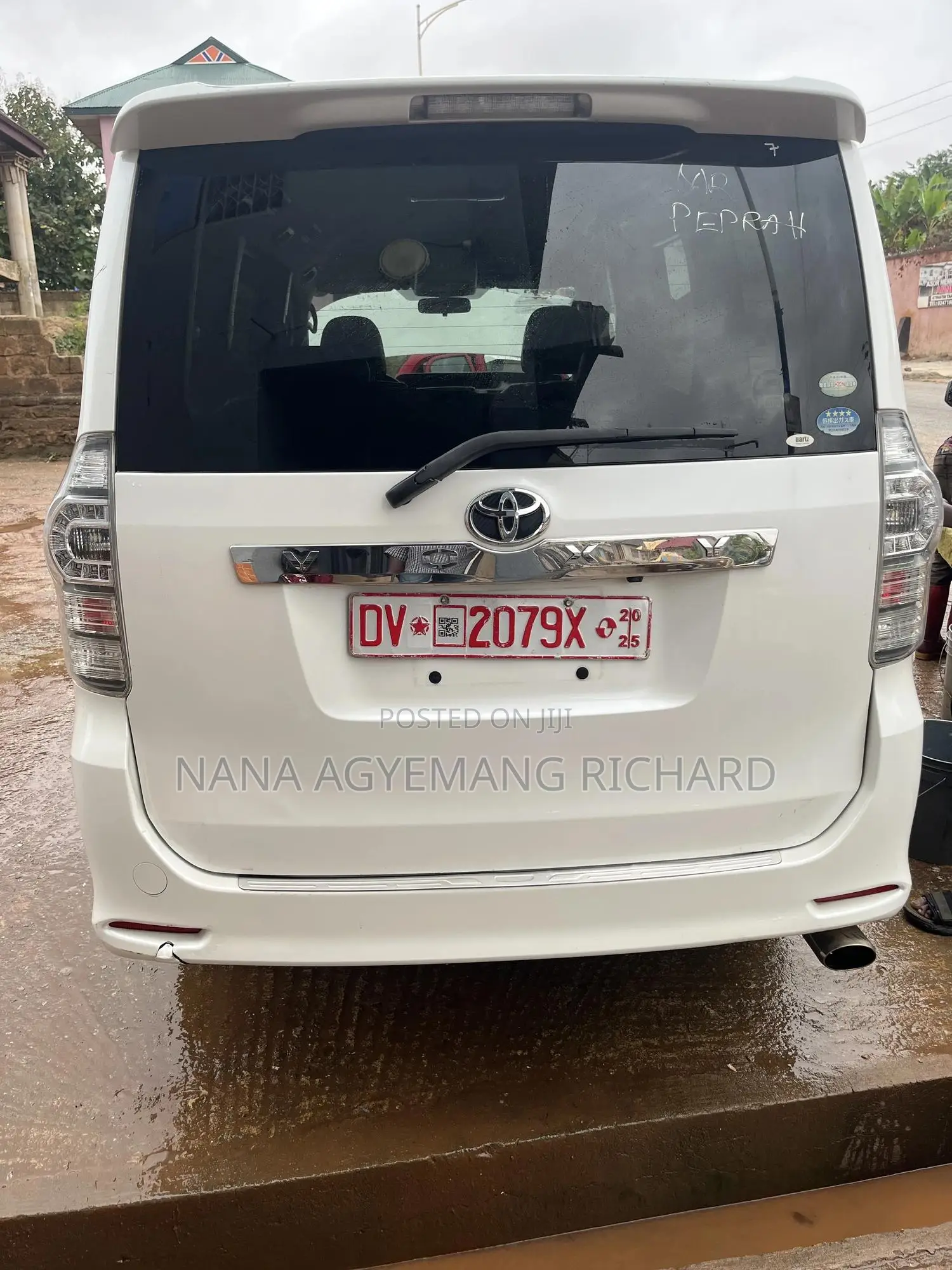 Toyota Voxy 2012 White