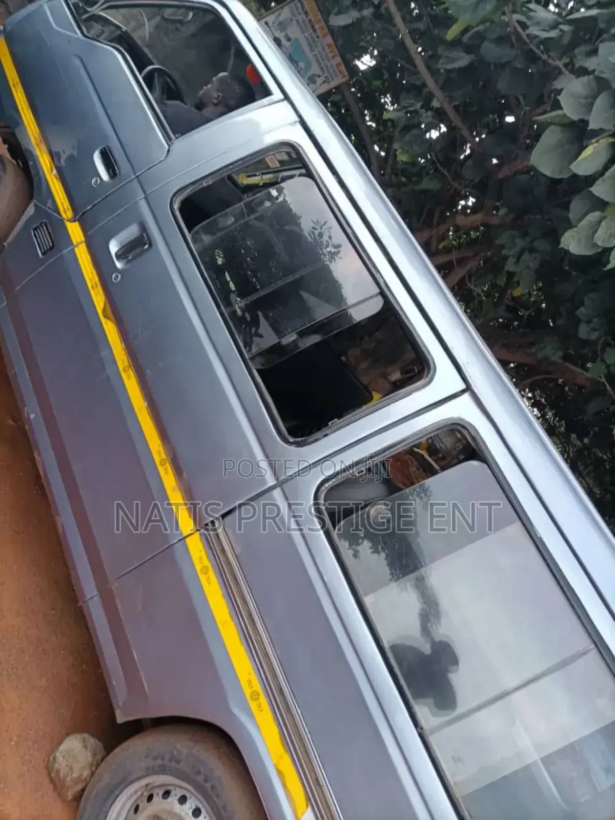 Nissan Caravan (Urvan) 2002 Silver