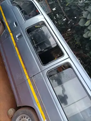 Nissan Caravan (Urvan) 2002 Silver