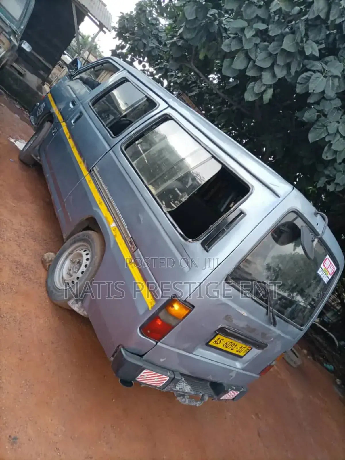 Nissan Caravan (Urvan) 2002 Silver