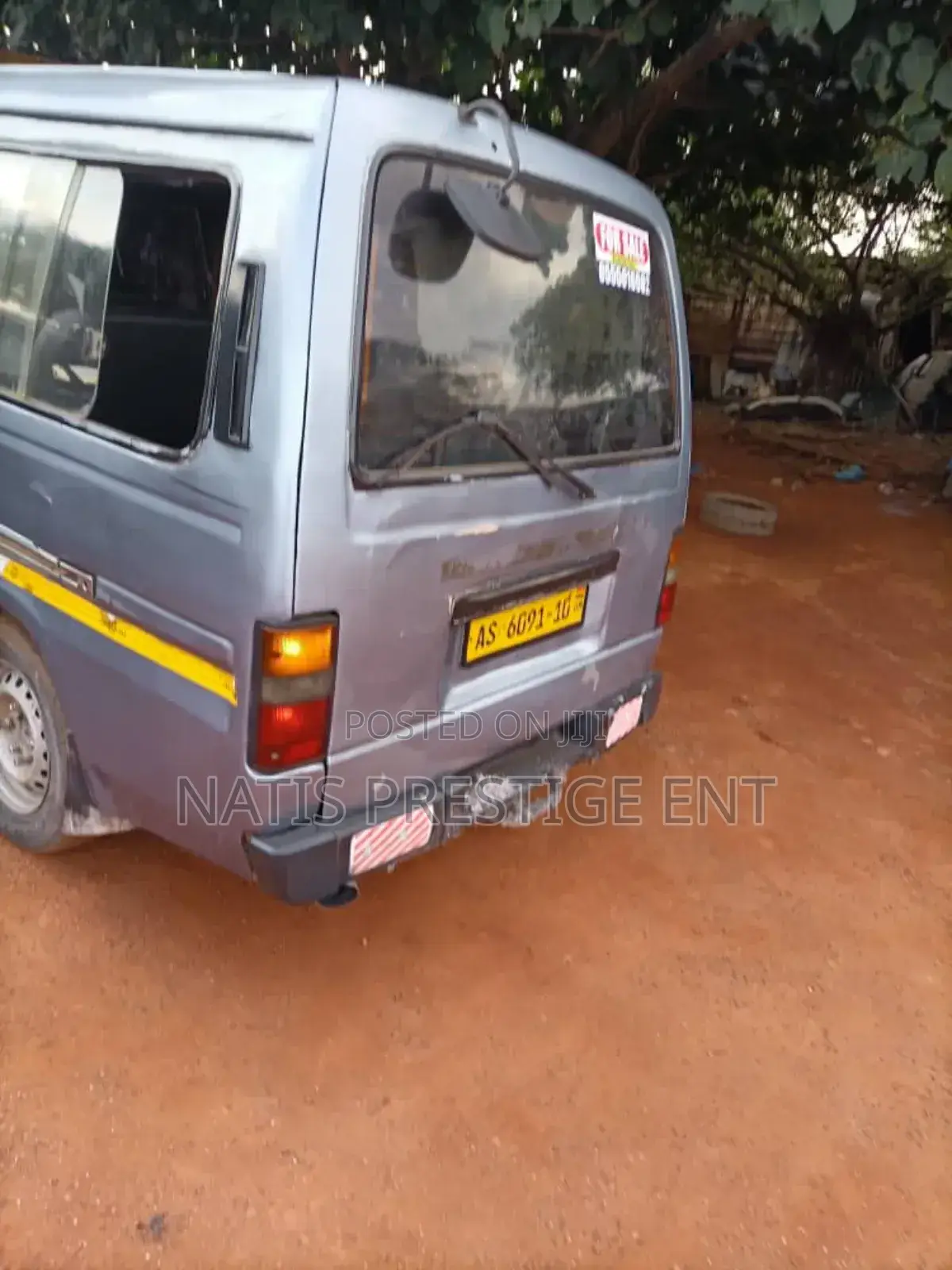Nissan Caravan (Urvan) 2002 Silver