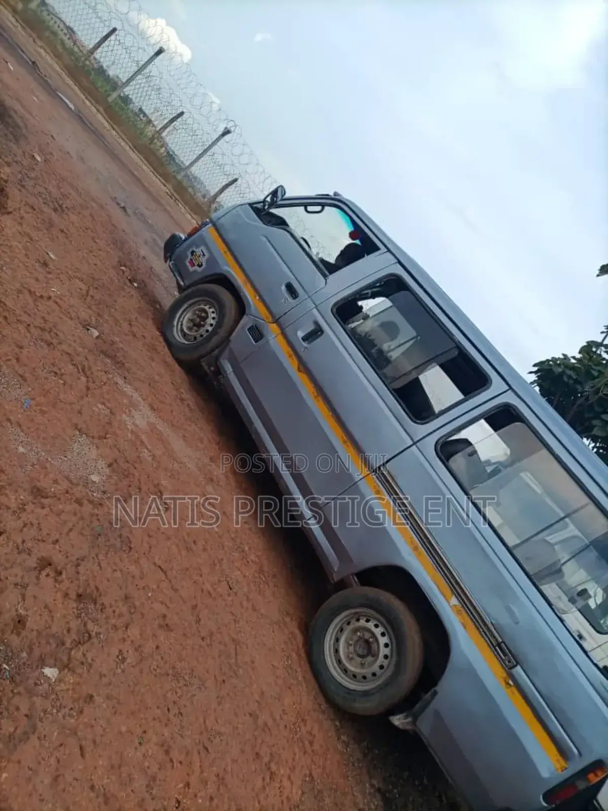 Nissan Caravan (Urvan) 2002 Silver