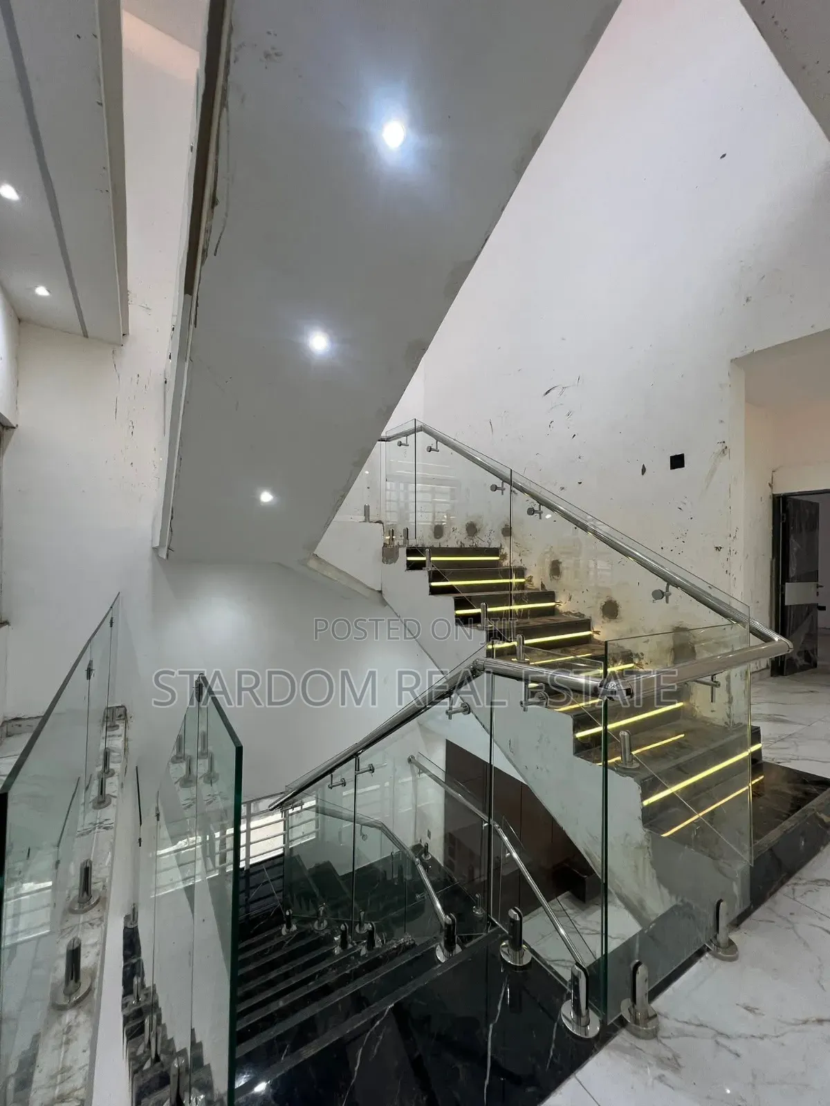 4bdrm Duplex in Ashaley Botwe for sale