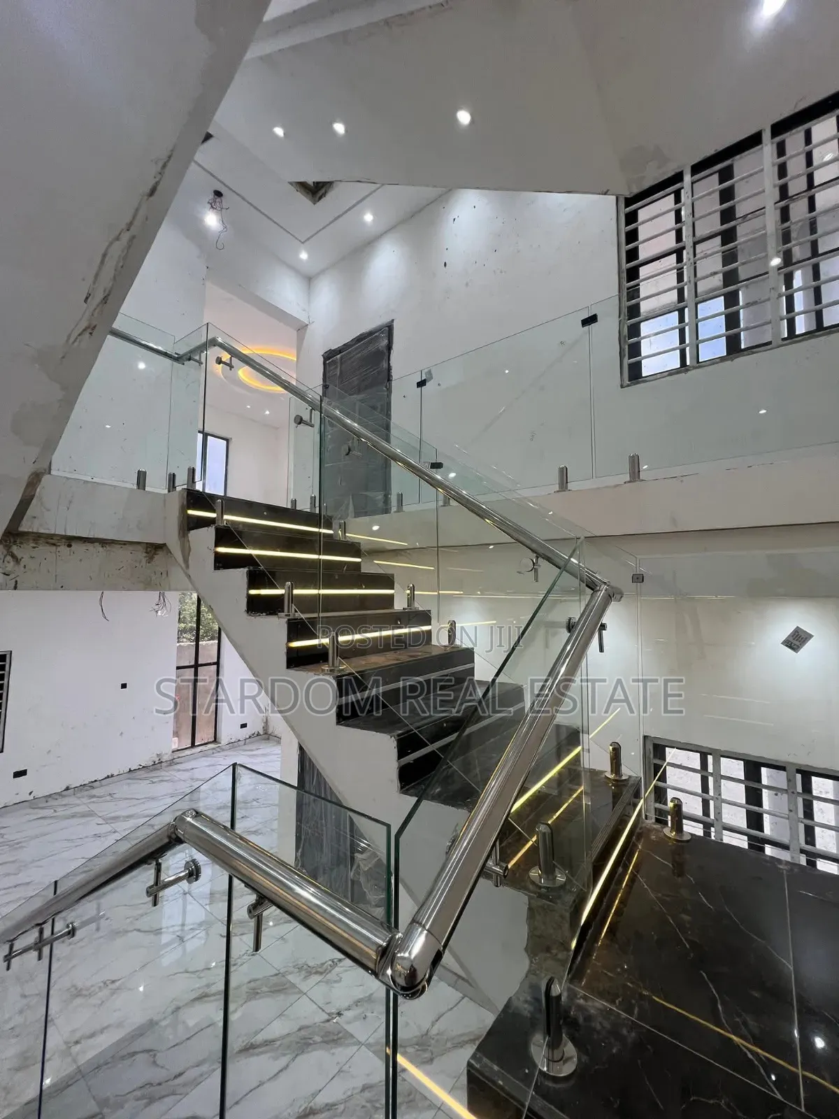 4bdrm Duplex in Ashaley Botwe for sale