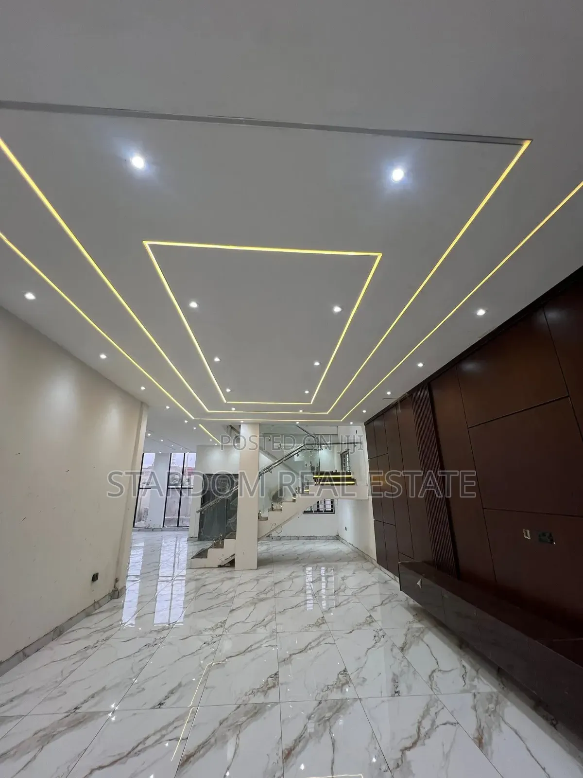 4bdrm Duplex in Ashaley Botwe for sale