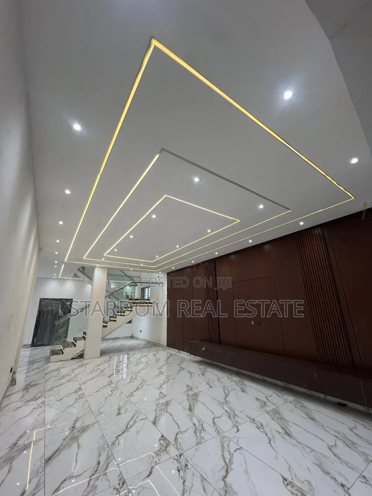 4bdrm Duplex in Ashaley Botwe for sale