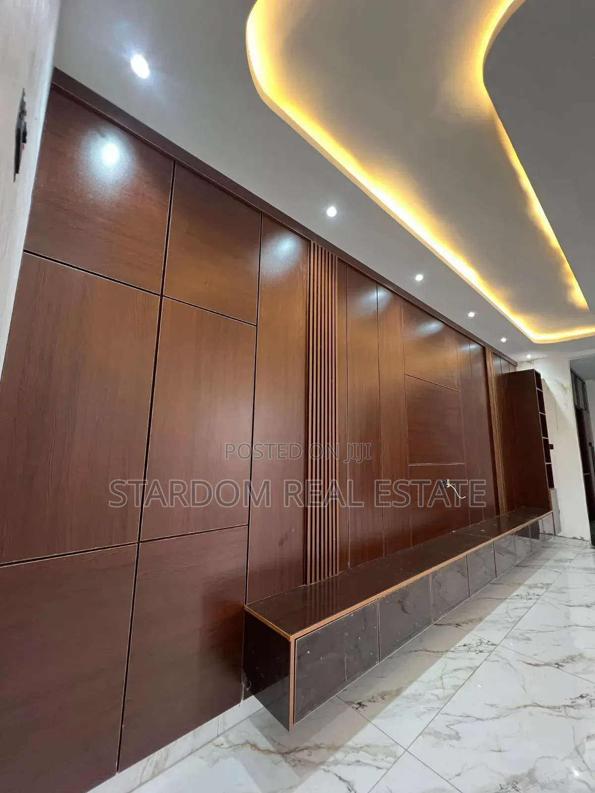 4bdrm Duplex in Ashaley Botwe for sale