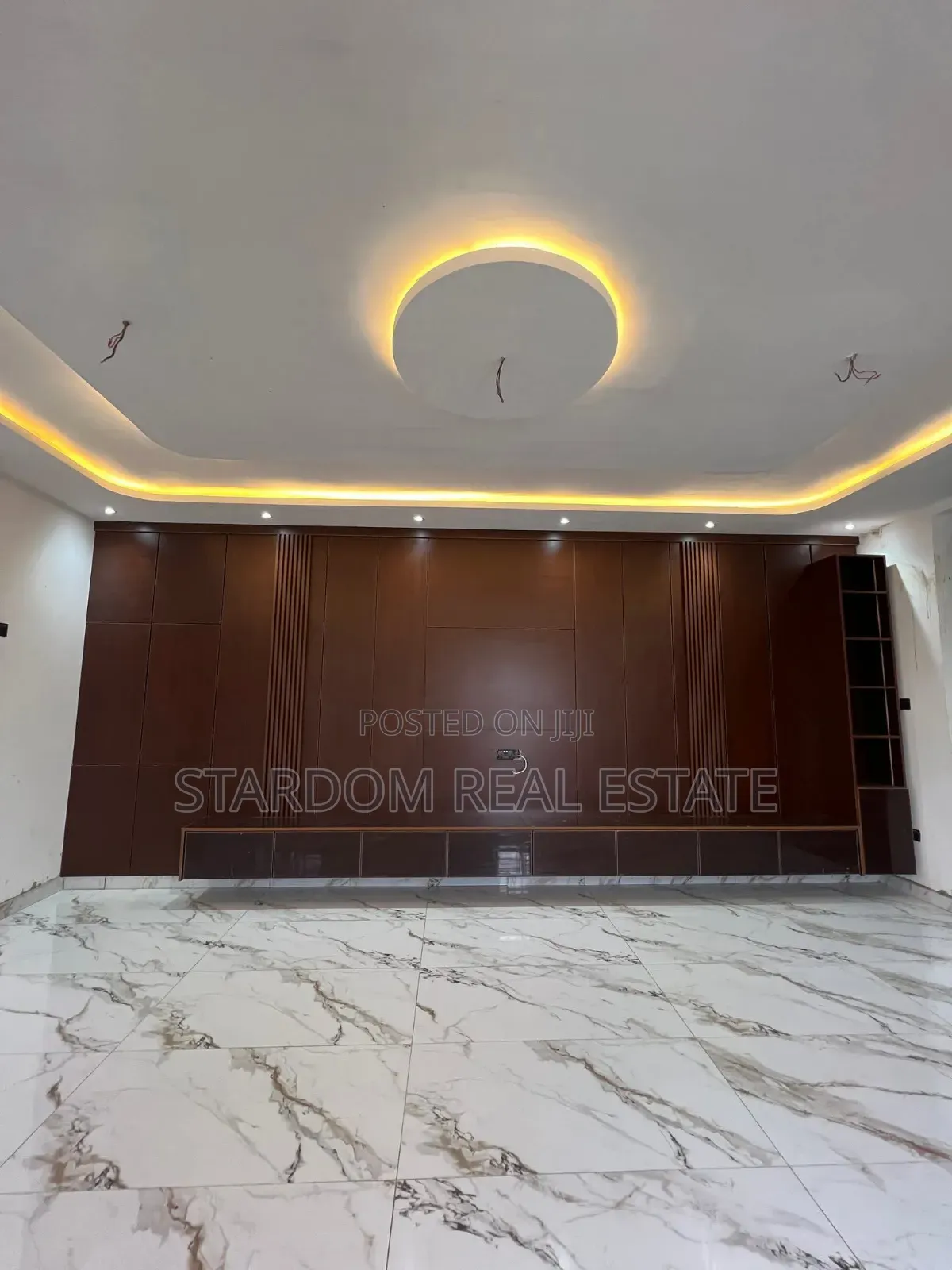 4bdrm Duplex in Ashaley Botwe for sale