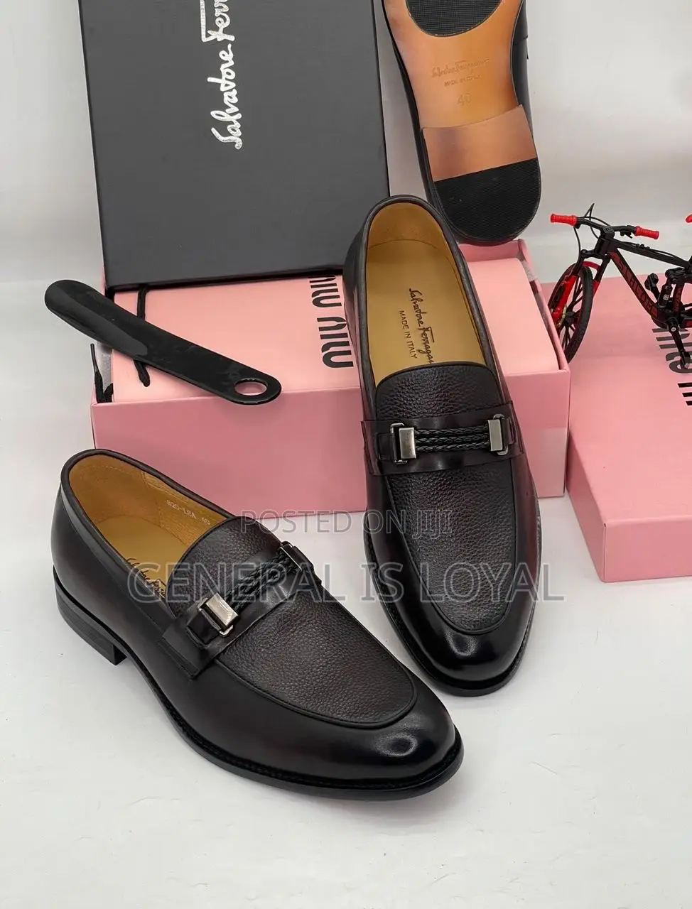 Salvatore Ferragamo Men Coffee Leather Shoe
