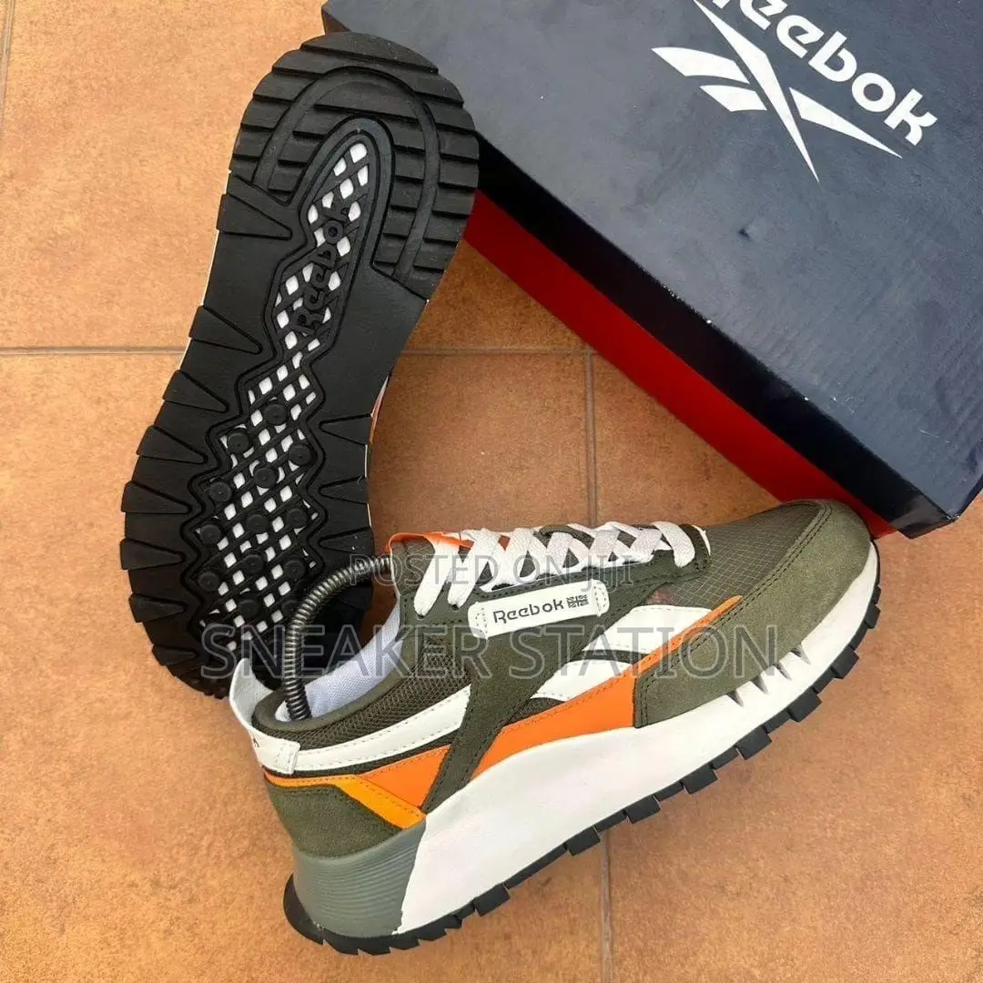 Authentic Reebok Classic Leacy