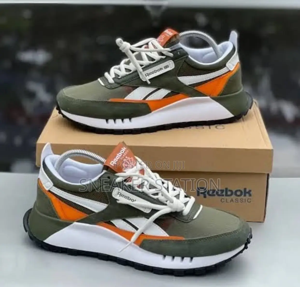 Authentic Reebok Classic Leacy