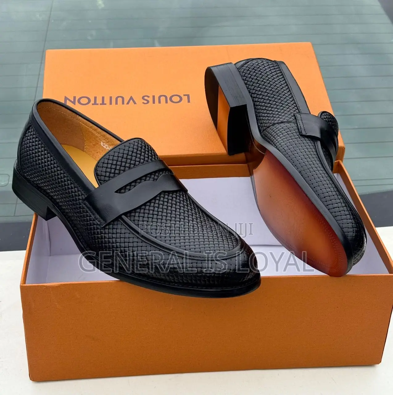 Louis Vuitton  Men Black Leather Shoe