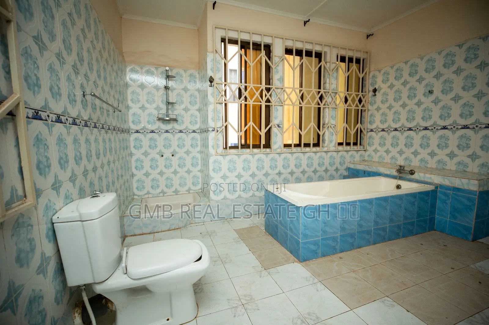6bdrm House in Takoradi for sale